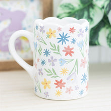 Load image into Gallery viewer, Spring Floral Print Scalloped Mug
