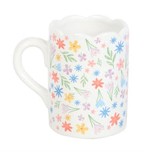 Load image into Gallery viewer, Spring Floral Print Scalloped Mug