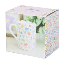Load image into Gallery viewer, Spring Floral Print Scalloped Mug
