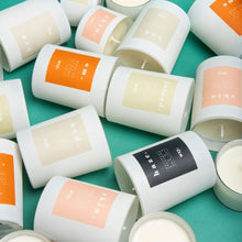 Load image into Gallery viewer, Wxy Aura Candle White Woods & Amber Down